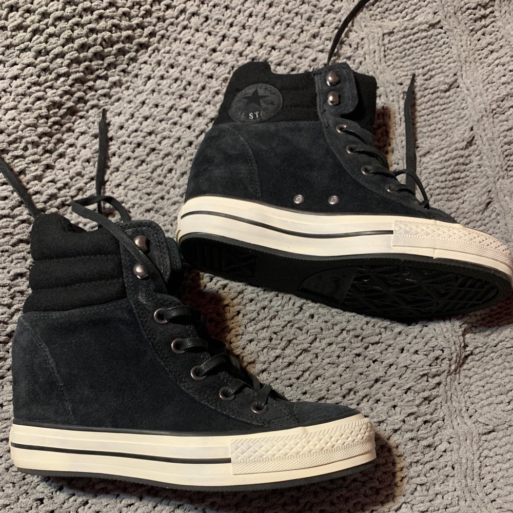 Converse Platform Shoe! These are adorable on!